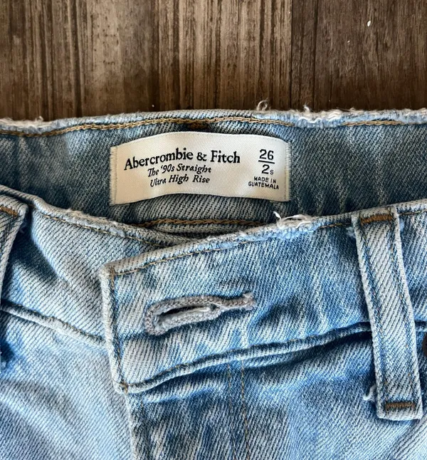 Abercrombie 90s Straight Ultra High Rise Jeans - Image 3
