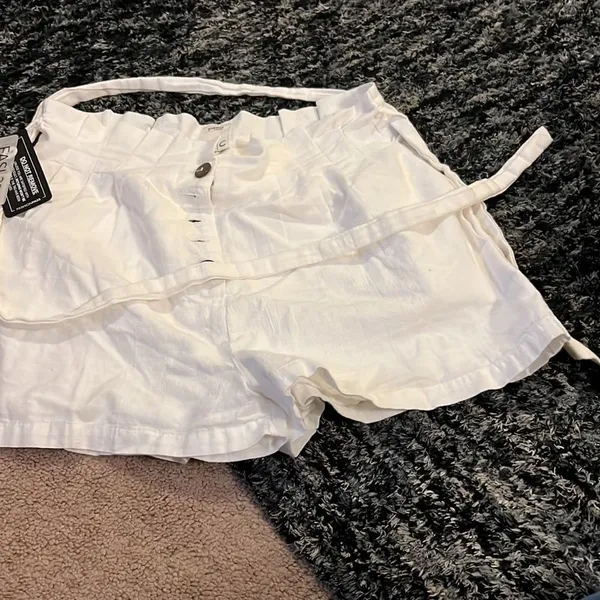 NWT revolve mp|c medium white shorts‎ - Image 3