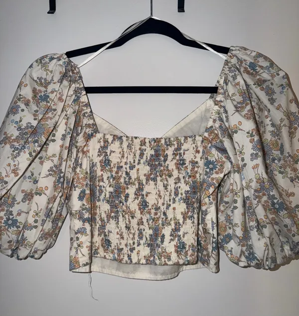 Abercrombie Floral Poplin Keyhole Top - Image 4