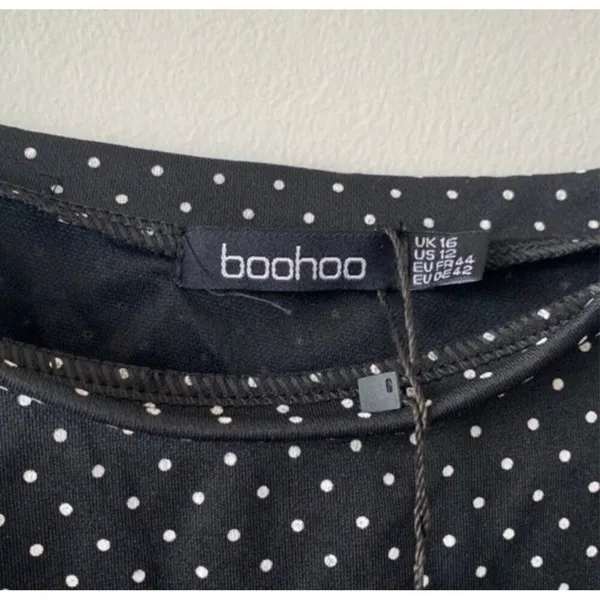 Boohoo NWT Women Large Size 12 Black White Polka Dot Ruffle Blouse Office Chic - Image 5