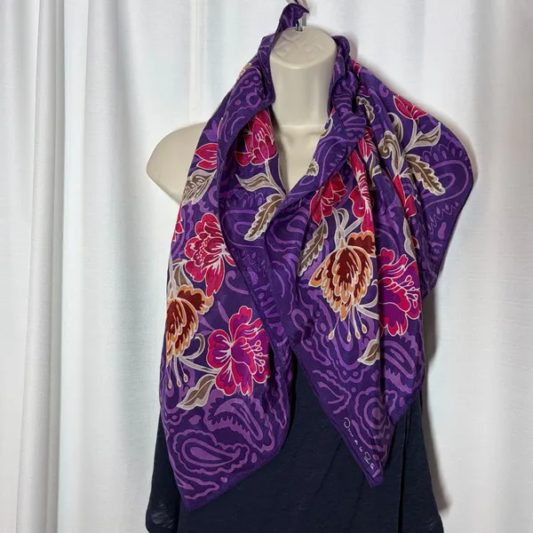Oscar de la Renta Silk Scarf Purple Paisley Floral Made In Japan Vintage Luxury - Image 2