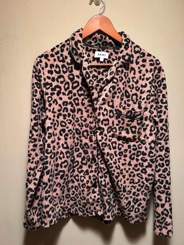 DLNY Fleece Leopard-Print Pajama Set Size M - Image 2