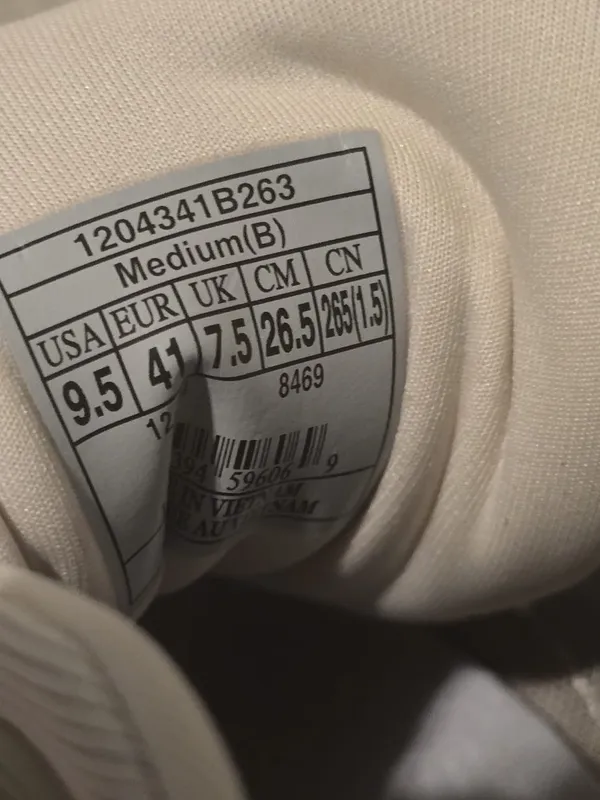 Brooks Women's Athletic Sneakers in Light Beige and Cream - Image 13