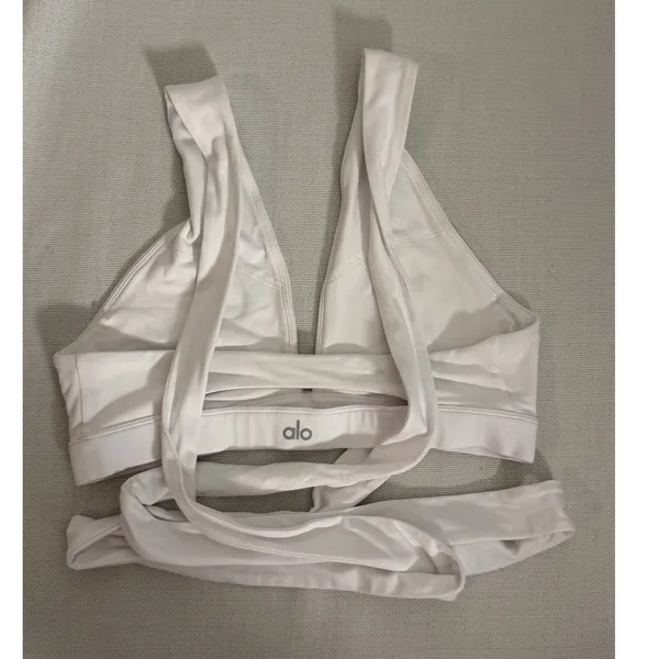 Alo Yoga Alosoft Switch it Up Bra Tank Top size medium - Image 4