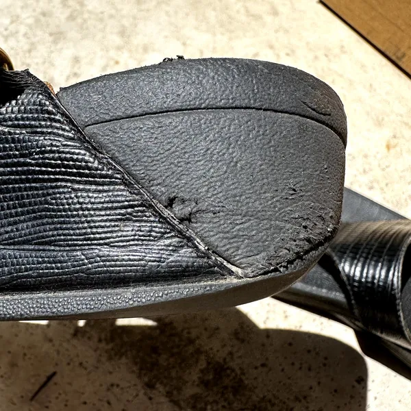Fitflop The Skinny Thong Sandals Leather Crocodile Microwobbleboard Adjustable 6 - Image 7