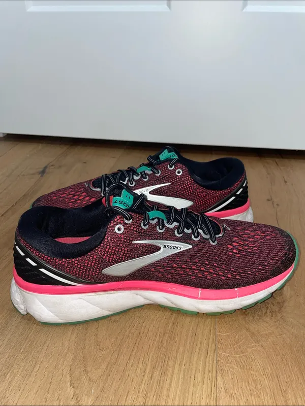 Brooks Ghost 11 Women's Running Sneakers Black & Pink with Teal Accents Size 8.5 - Image 9