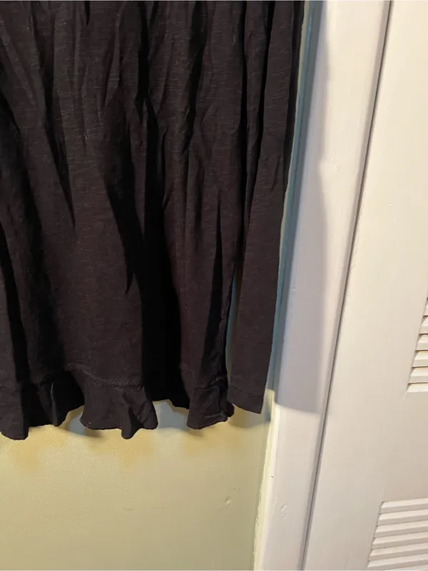 Susina Womens Size Large Long Sleeve T-Shirt Black Burnout Ruffle Hem Semi-Sheer - Image 4