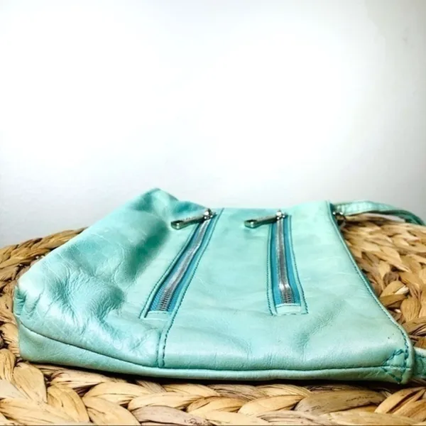 HOBO INTERNATIONAL Purse Crossbody bag Mint Green Leather multi zip pockets - Image 3