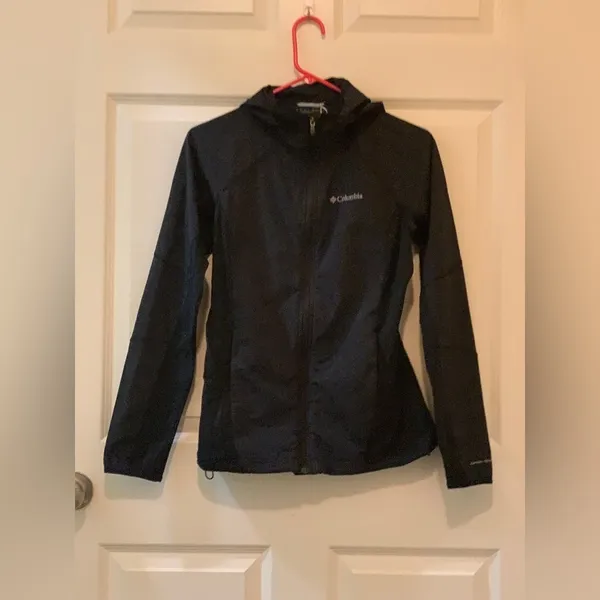 Columbia Women's Black WindBreaker Hiking Jacket - Lightweight. Size-Medium - Image 3