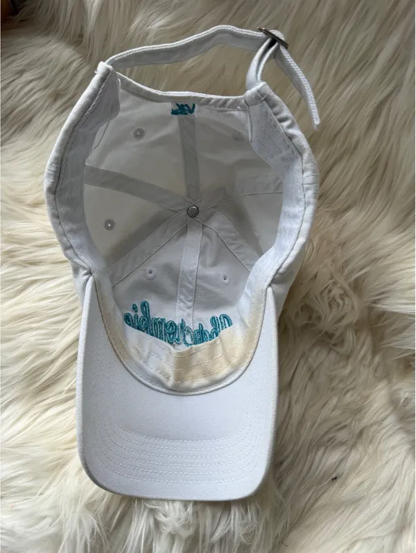 Abercrombie White Baseball Cap with Turquoise Embroidery - Image 4