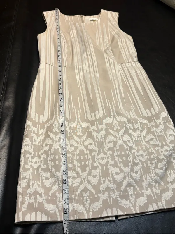 Calvin Klein Sleeveless Beige and White Textured Sheath Dress size 6 - Image 13