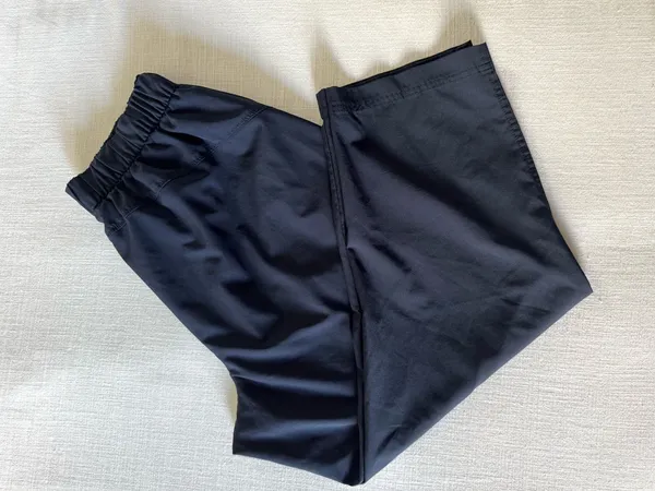 Old Navy High-Waisted StretchTech Utility
Crop Pants, Navy - Medium - Image 6