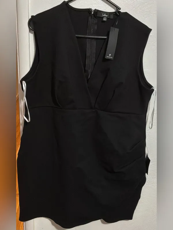 #74 NWT Lulu's Black V-Neck Sleeveless Mini Dress Size 3X - Image 2