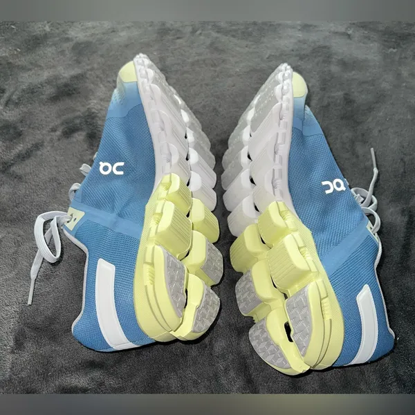 On Running Cloudflow v.3 Size 9 Men’s / Women’s 10.5 - Image 6