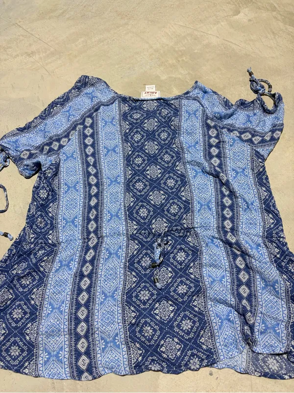 Ariat Blue Patterned Short Sleeve Top xl - Image 10