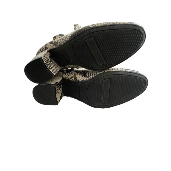Time and Tru Memory Foam size 7.5 Women's Mid Boot Snake‎ Print - Image 4