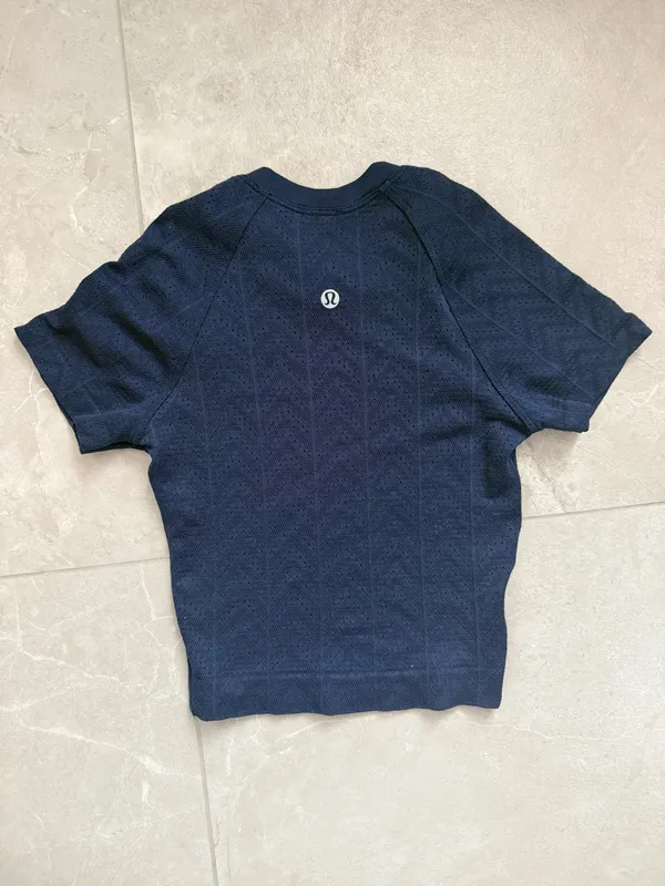 Lululemon Swiftly Tech Short Sleeve Shirt 2.0 Waist Length size 0 diamond drop - Image 5
