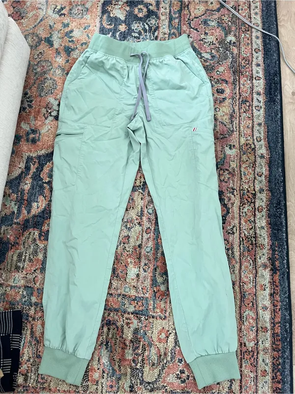 Mediclo Scrub Set sage Green - Image 2