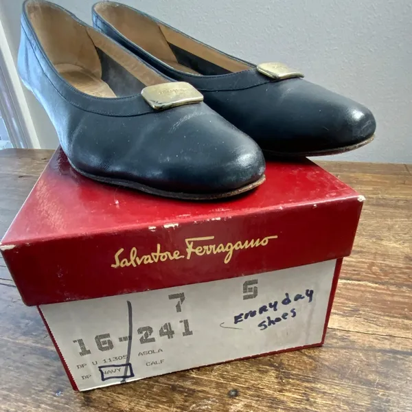 Salvatore Ferragamo Vintage navy heels women's size‎ 7S - Image 3