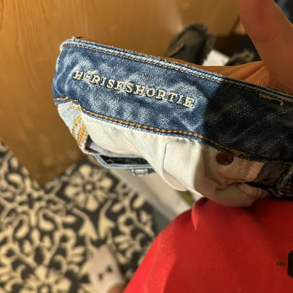 American Eagle EUC, high rise denim shorts - Image 4