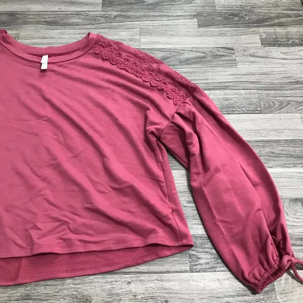 Xhilaration Coral Balloon Arm Lace Trim Pullover; Large Women’s - Image 2