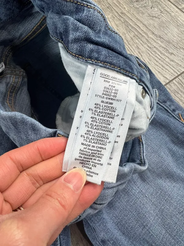 Good American Distressed Jeans - Image 9