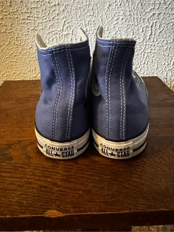 Converse High-Top Sneakers in Blue and White - Image 6