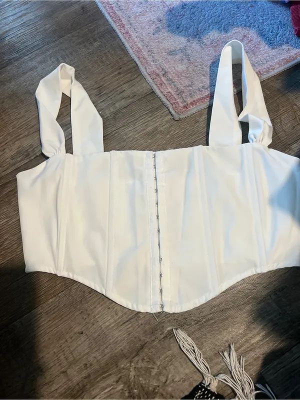 White fox White Structured Corset Crop Top with Wide Straps - Image 5