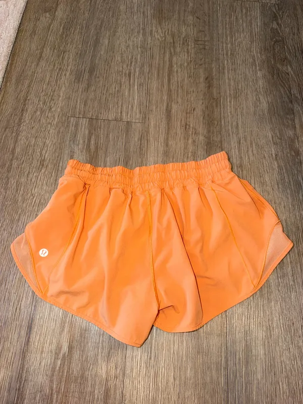 Lululemon Hotty Hot Shorts 2.5" - Image 2