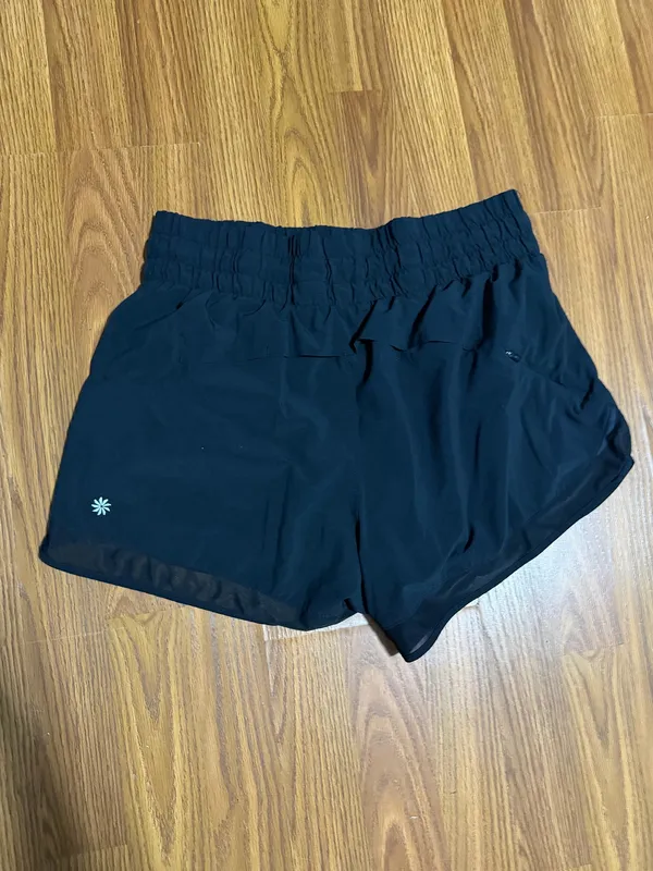 Athleta High Rise Mesh Racer Run Shorts 3” Black Athletic Performance Medium - Image 4