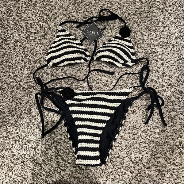 Zaful Black and white striped crochet bikini - Image 3