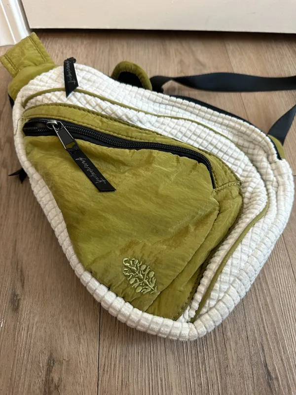 FREE PEOPLE Movement Cold Shoulder Sling Bag in Olive Green - Image 3