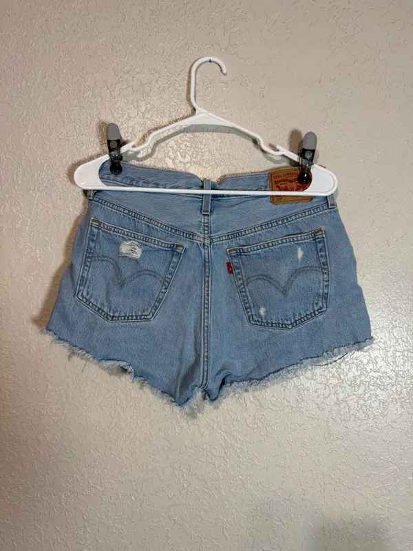 Levi’s Shorts - Image 2