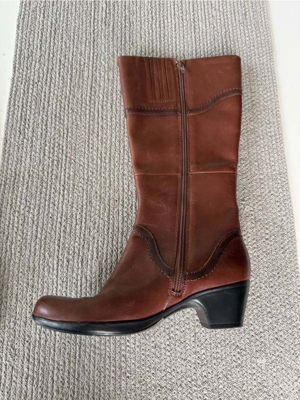 Clark’s Cognac Brown Leather Gold Buckle Tall Riding Boots Size 8 - Image 2