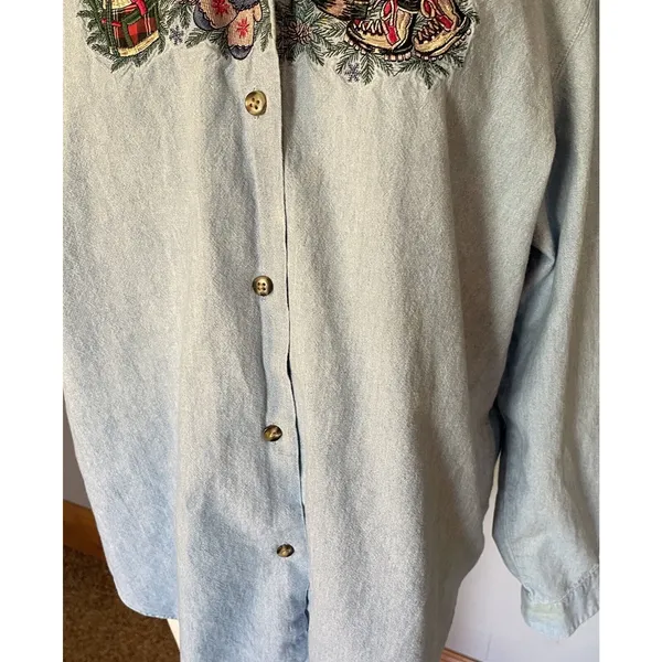 Talbot’s Christmas Shirt‎ Women’s Sz LG Button Up Chambray Ice Skates Mittens - Image 4