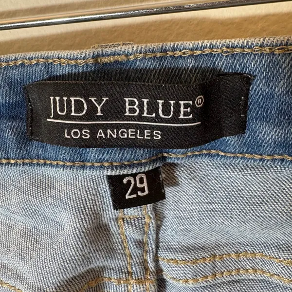 Judy Blue Distressed Denim Shorts Lace Trim Raw Hem Size 29‎ - Image 6