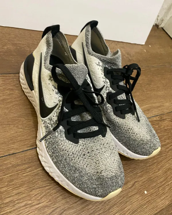Nike Epic React Flyknit 2 Women's Running Shoes Size 8.5 - Image 3