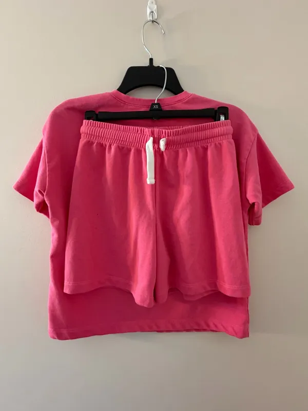 Bright Pink Matching Lounge Set – Top & Shorts, size XXS - Image 4