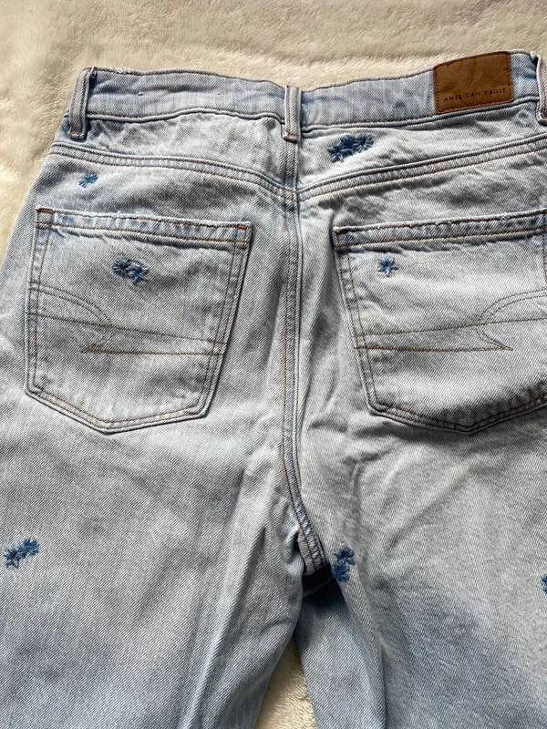 Outfitters Embroidered Jeans - Image 3