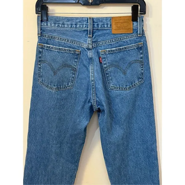 Levi’s Wedgie Straight Medium Wash Jeans 25 - Image 4
