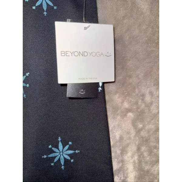 Beyond Yoga High Waisted Leggings FK3243 Foil Snowflake SMALL NEW 774 - Image 6