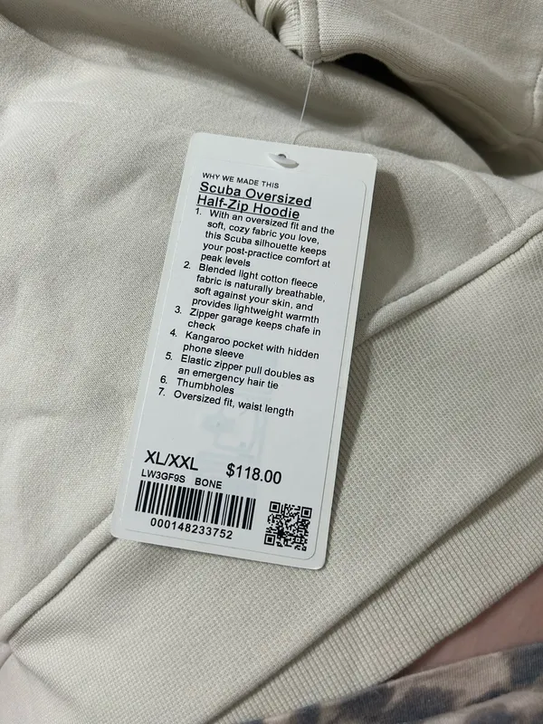 White and gold Lululemon cube size xl/xxl . Never worn and with tags! - Image 2