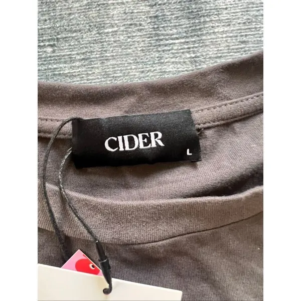 NWT! Cider Gray Twist Front Round Neck Cuffed Sleeve Tee Large - Image 4