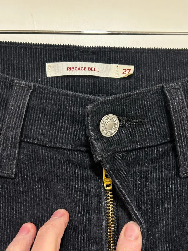Levi's Ribcage Bell Black Corduroy Flare Pants Size 27 - Image 4