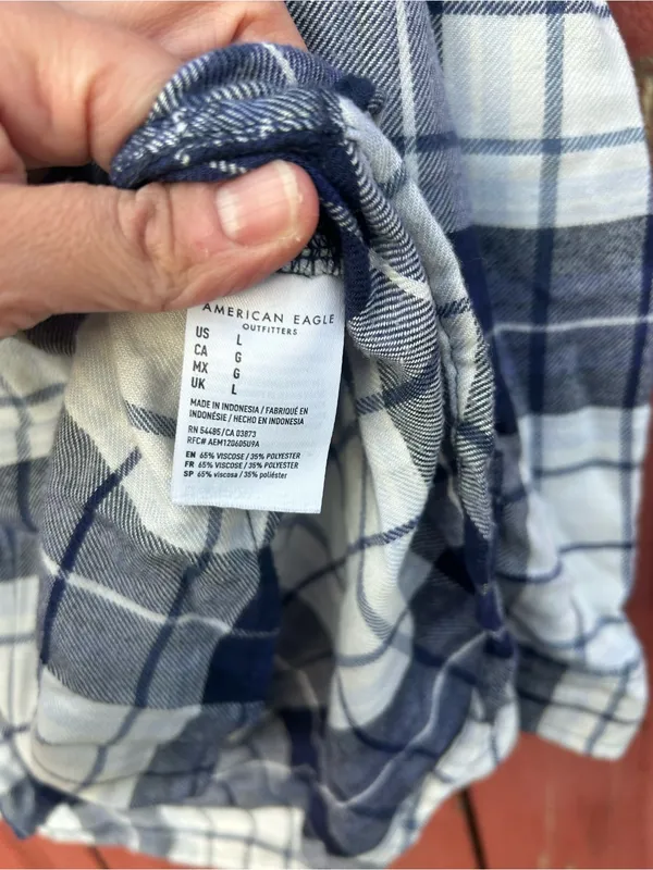 American Eagle Boyfriend fit Blue and White Plaid Button-Up Shirt - size large - Image 4