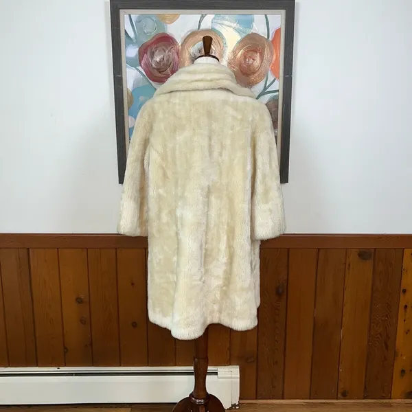 Funky Vintage 1960s/70s Alatia Almanac Faux Fur Coat! - Image 5