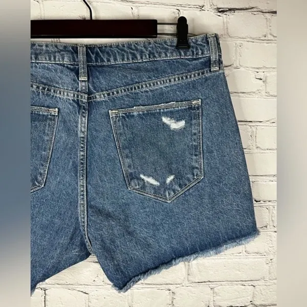 Arizona Hi‎ Rise Distressed embroidered flower denim cut off shorts size 17 NEW - Image 9