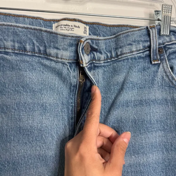 Abercrombie & Fitch The 90s Straight‎ Ultra High Rise Size 35/20 Minimalist - Image 4