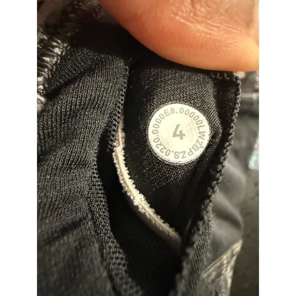 Lululemon Flow Y Bra Nulu Black Grey Abstract‎ Print Yoga Sports Bra Size 4 - Image 6