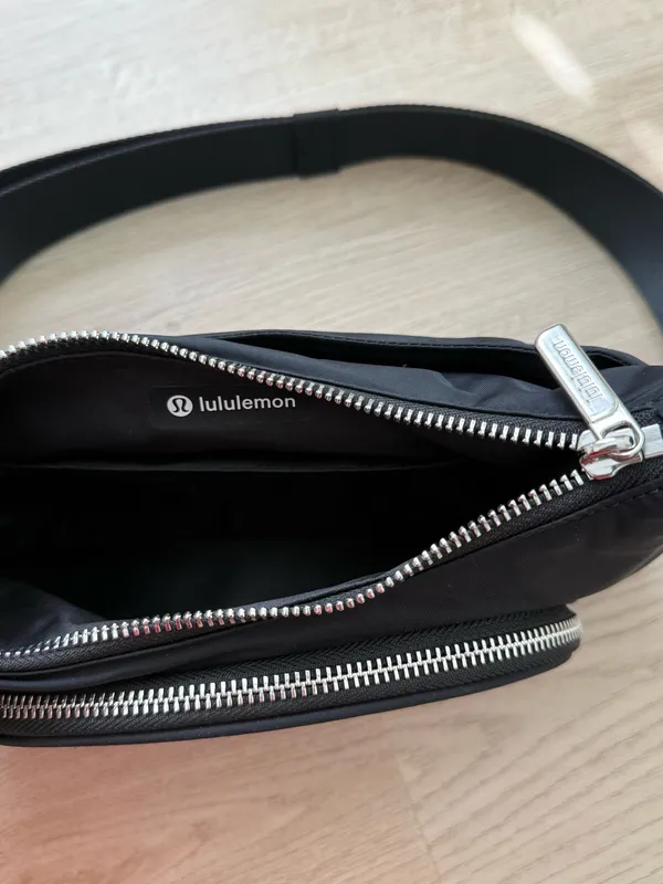 Lululemon Crossbody Bag with Nano Pouch 2L - Image 2